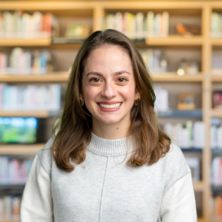 CMW 2023 Speaker: Alexandra Mills Bio Picture