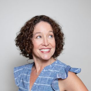 CMW 2023 Speaker: Laura Garfield Bio Picture